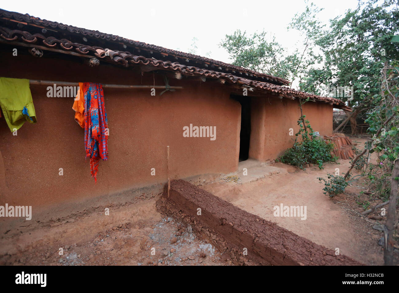 Casa tribali, BHUMIA tribù, Karma village, Bagicha tahsil, Chattisgarh - India Foto Stock