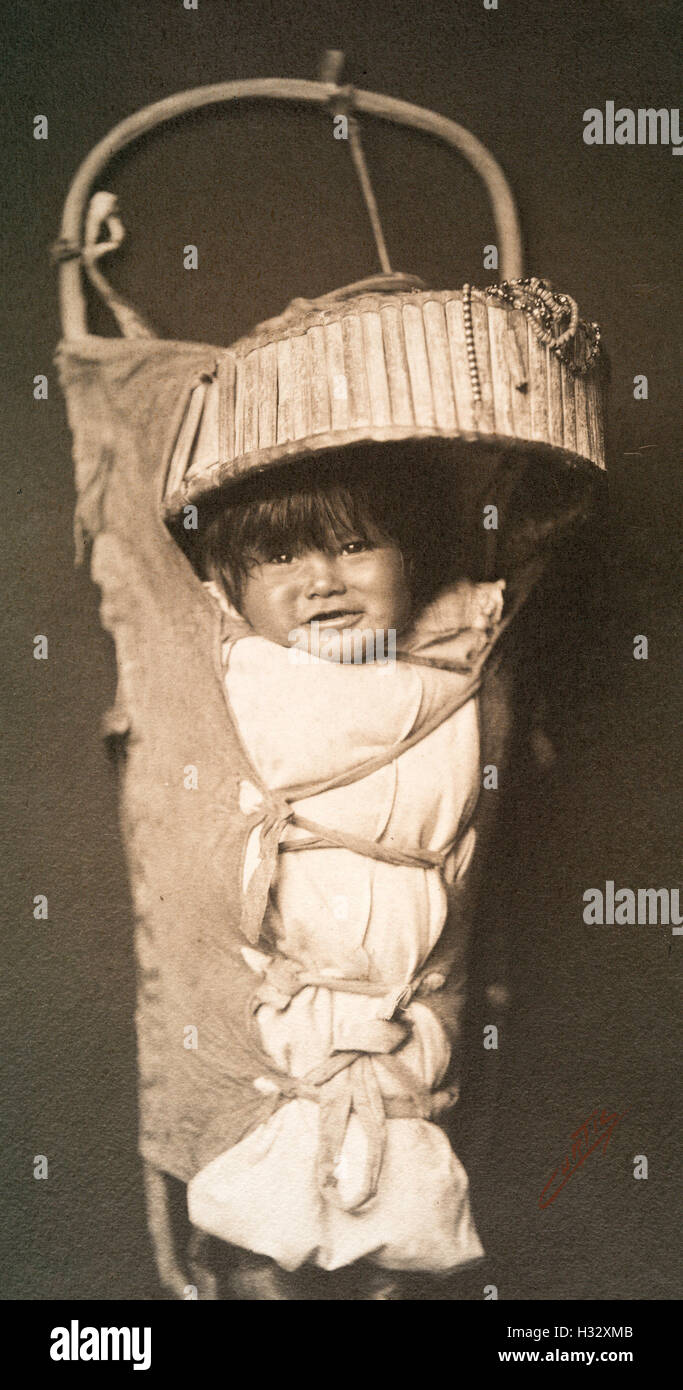 Apache baby, 'Native American Indian' baby Foto Stock