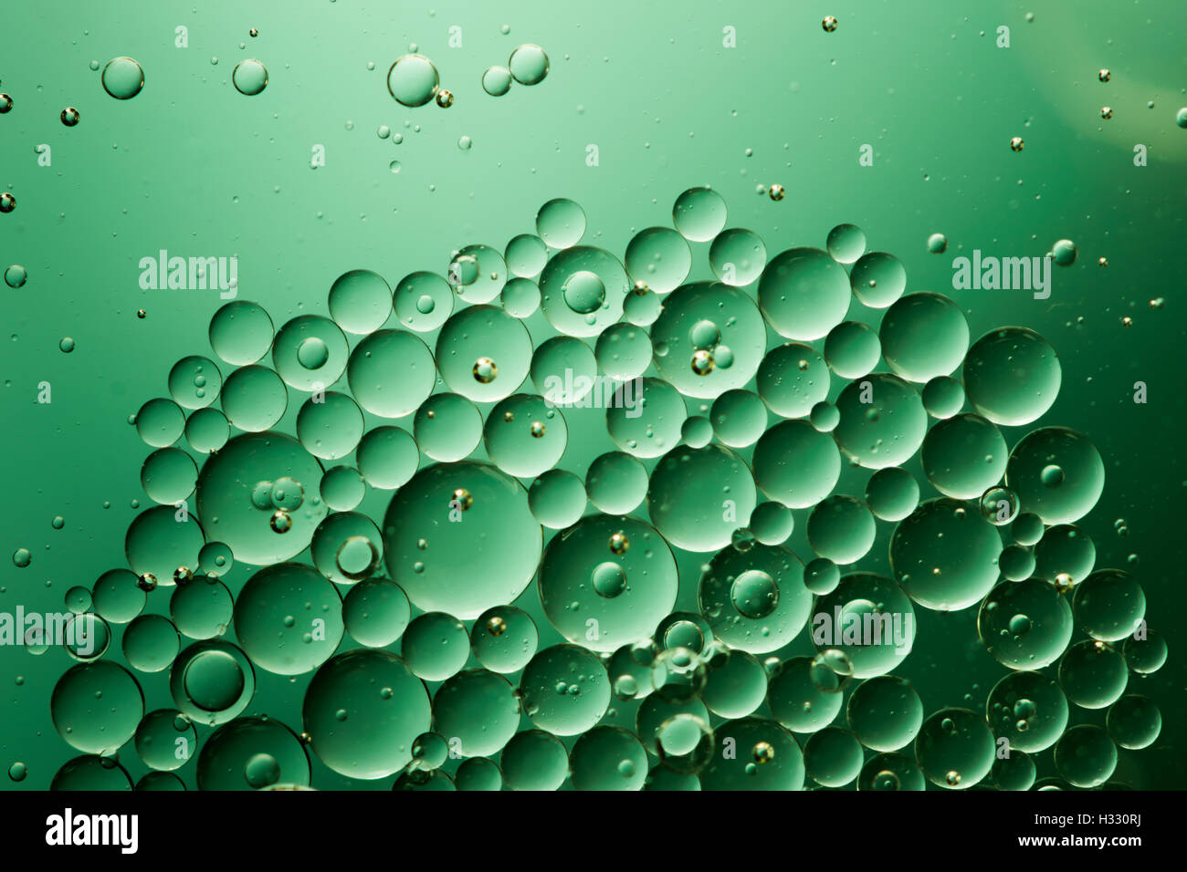 Acqua, olio e aria miscelati per un effetto di Bollicino Foto Stock