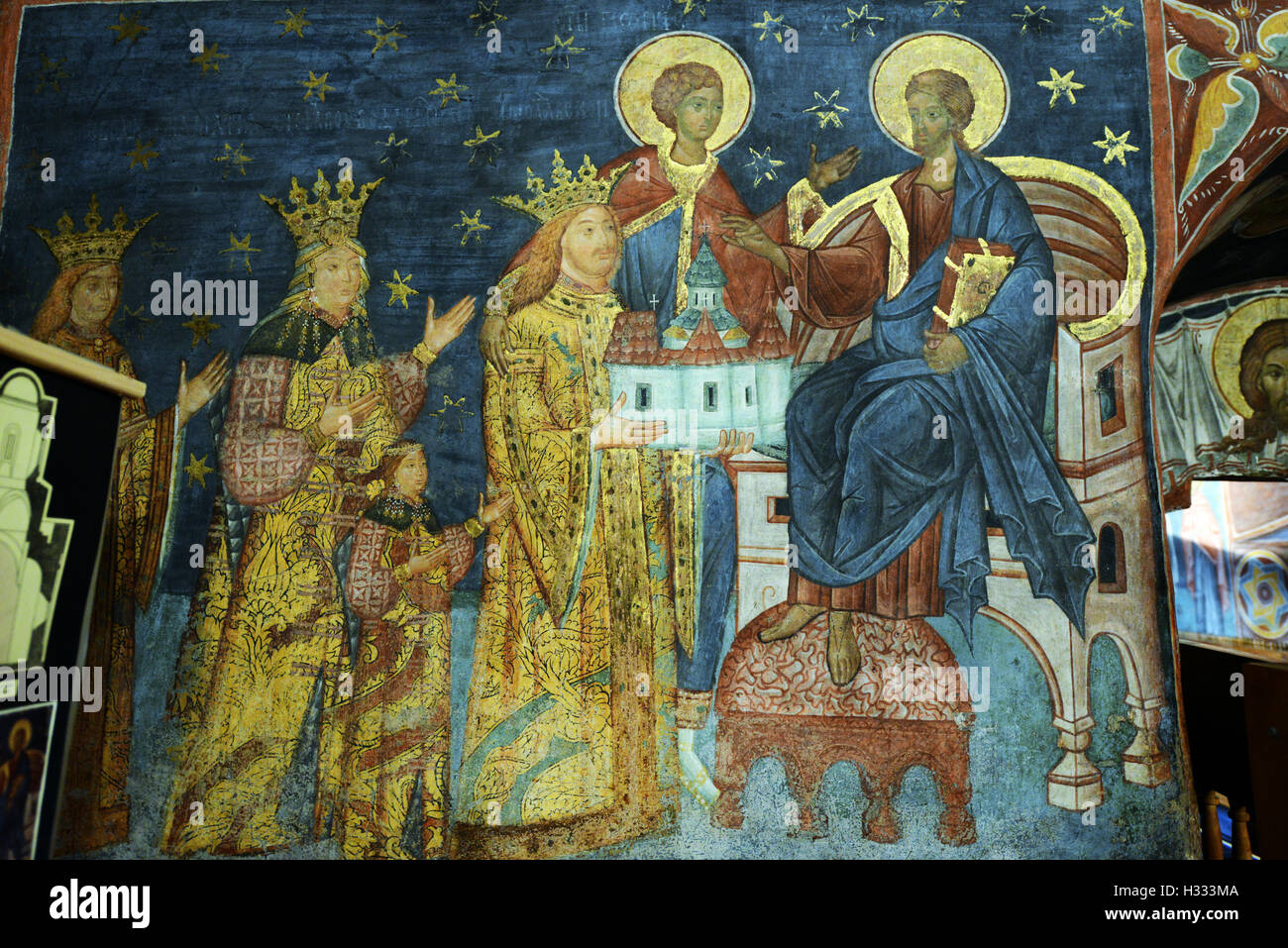 Il bellissimo dipinto la Chiesa al Monastero di Voronet nel nord della Moldavia, Romania. Foto Stock