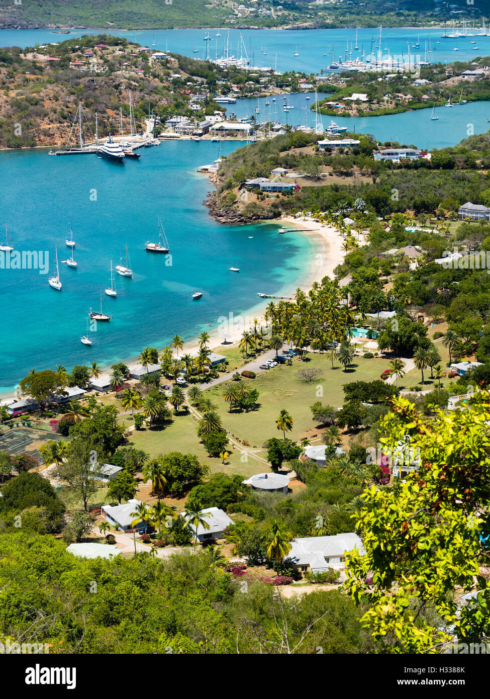 Vista da Shirley Heights a English Harbour e Baia Sopravento, Antigua, West Indies, Antigua Antigua e Barbuda Foto Stock