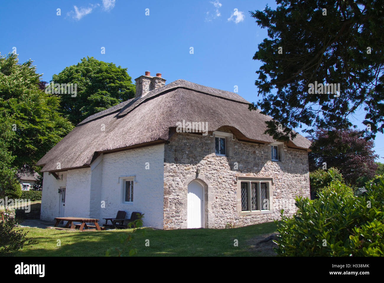 Tradizionale tetto in paglia cottage a Merthyr Mawr, Wales, Regno Unito, Europa Foto Stock