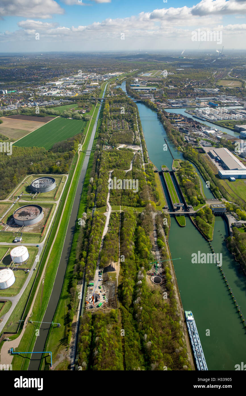 L Emscher e bloccare Rhine-Herne Canal, Wild Island, Emscher Isola, Gelsenkirchen, distretto della Ruhr, Nord Reno-Westfalia, Germania Foto Stock