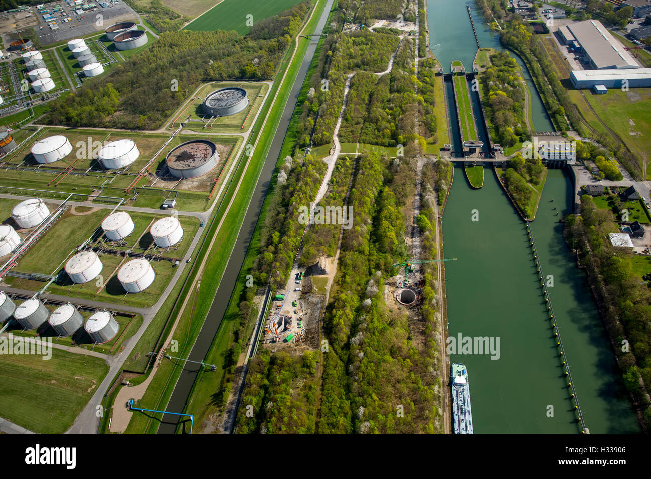 L Emscher e bloccare Rhine-Herne Canal, Rhine-Herne Canal, Emscher isola, isola selvaggia, Gelsenkirchen, distretto della Ruhr Foto Stock