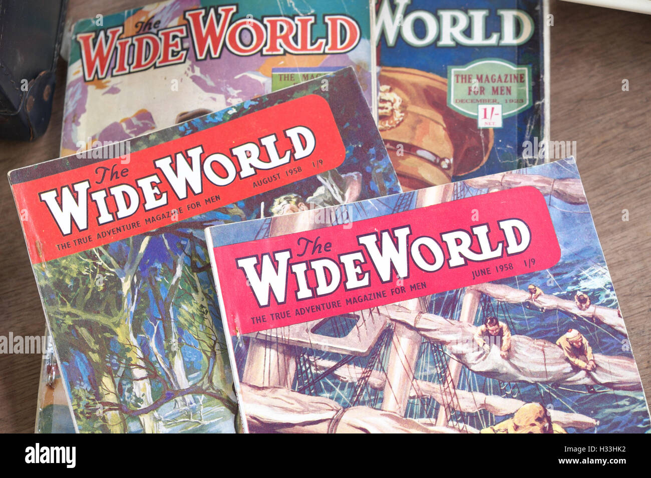 Il Wide World Magazine per gli uomini è stato pubblicato dal 1898 al 1965, qui mostrato copie degli anni cinquanta Foto Stock