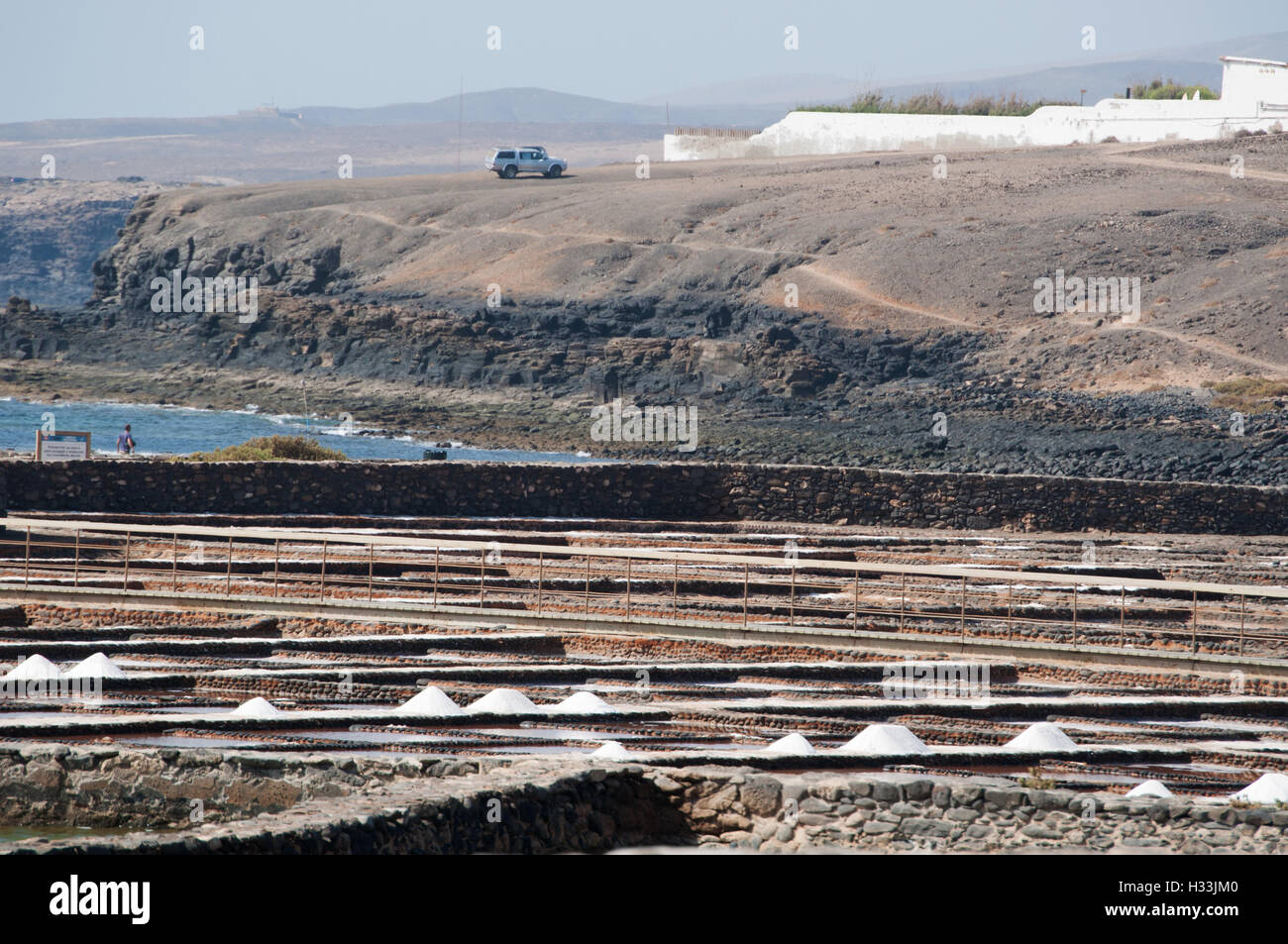 Fuerteventura Isole Canarie, Nord Africa, Spagna: le saline a Salinas del Carmen, il solo salinas che rimangono nel funzionamento dell'isola Foto Stock