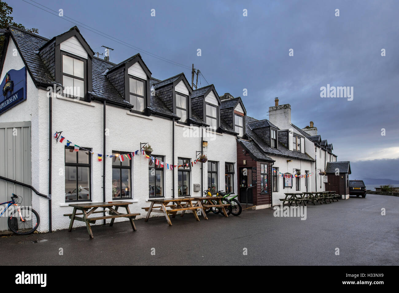 Il Applecross Inn in un giorno di pioggia, Wester Ross, Highlands scozzesi, Scotland, Regno Unito Foto Stock