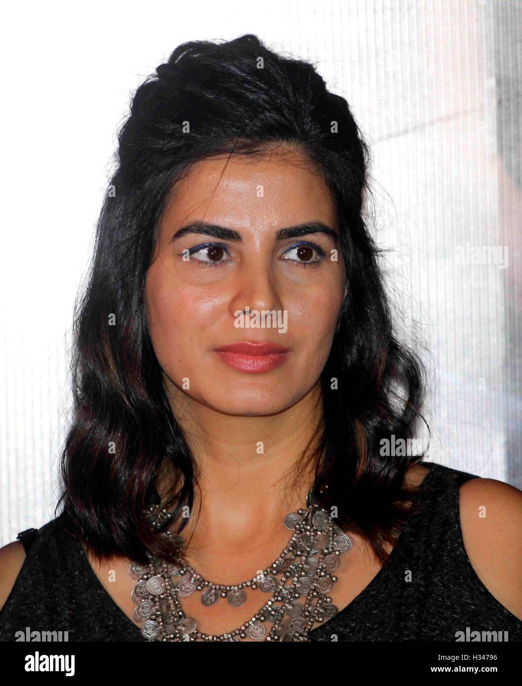 Attore di Bollywood Kirti Kulhari durante la conferenza stampa del film rosa in Mumbai, India il 19 settembre 2016. Foto Stock