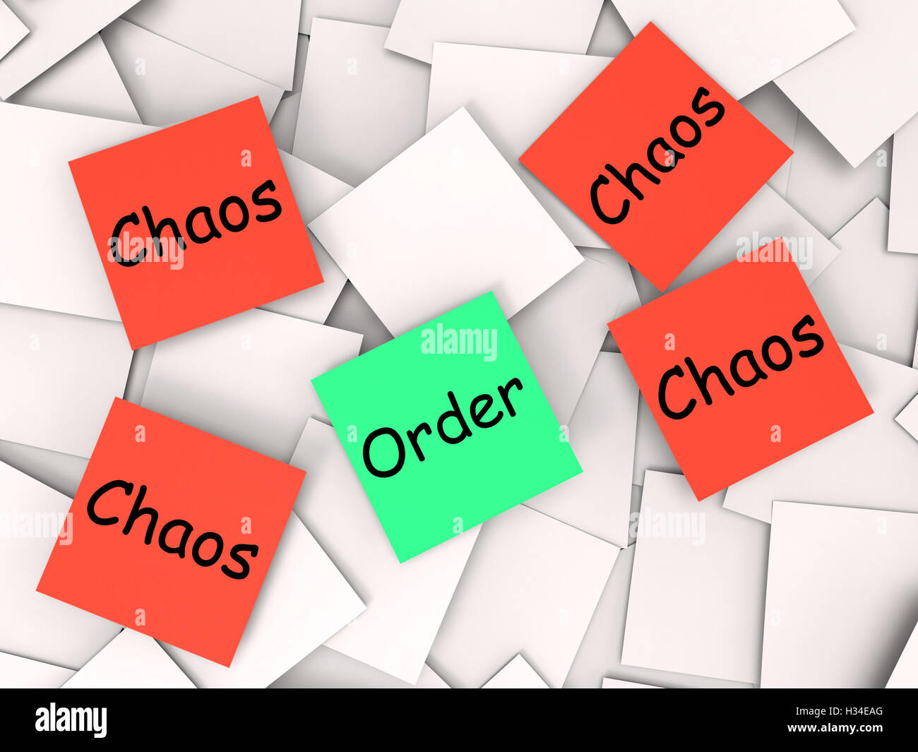 Ordine il caos Post-It note dimostrano organizzato o confuse Foto Stock