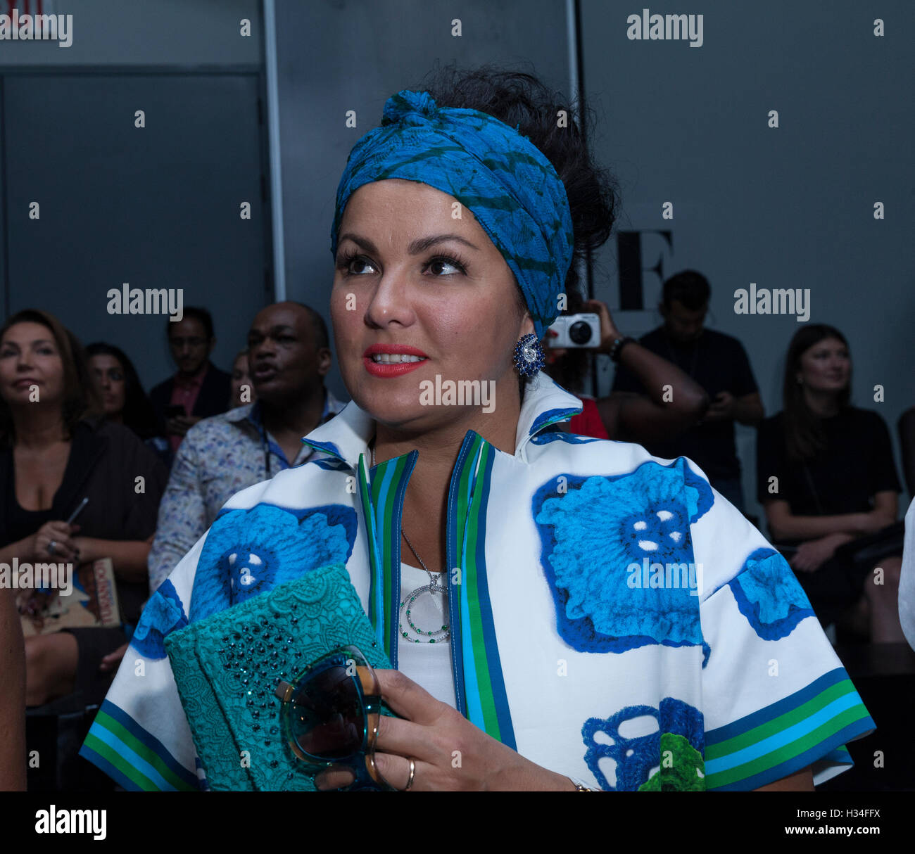 New York, NY, Stati Uniti d'America - 10 Settembre 2016: Anna Netrebko assiste la pista per la raccolta da Zang Toi durante la settimana della moda di New York la primavera/estate 2017 al Molo 59 Foto Stock