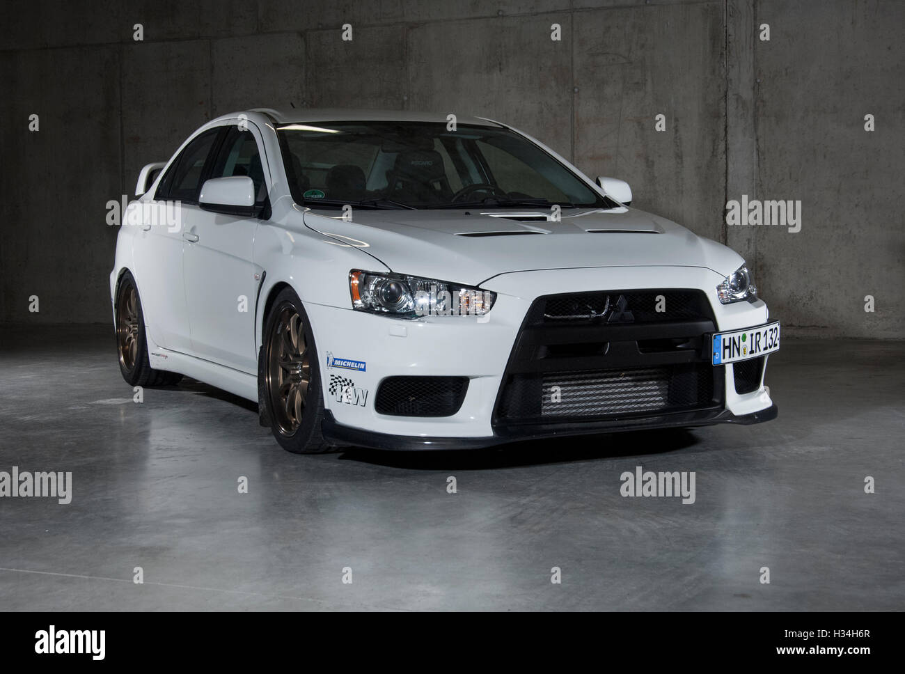 2009 Mitsubishi Evo X performance car con sospensione abbassata Foto Stock