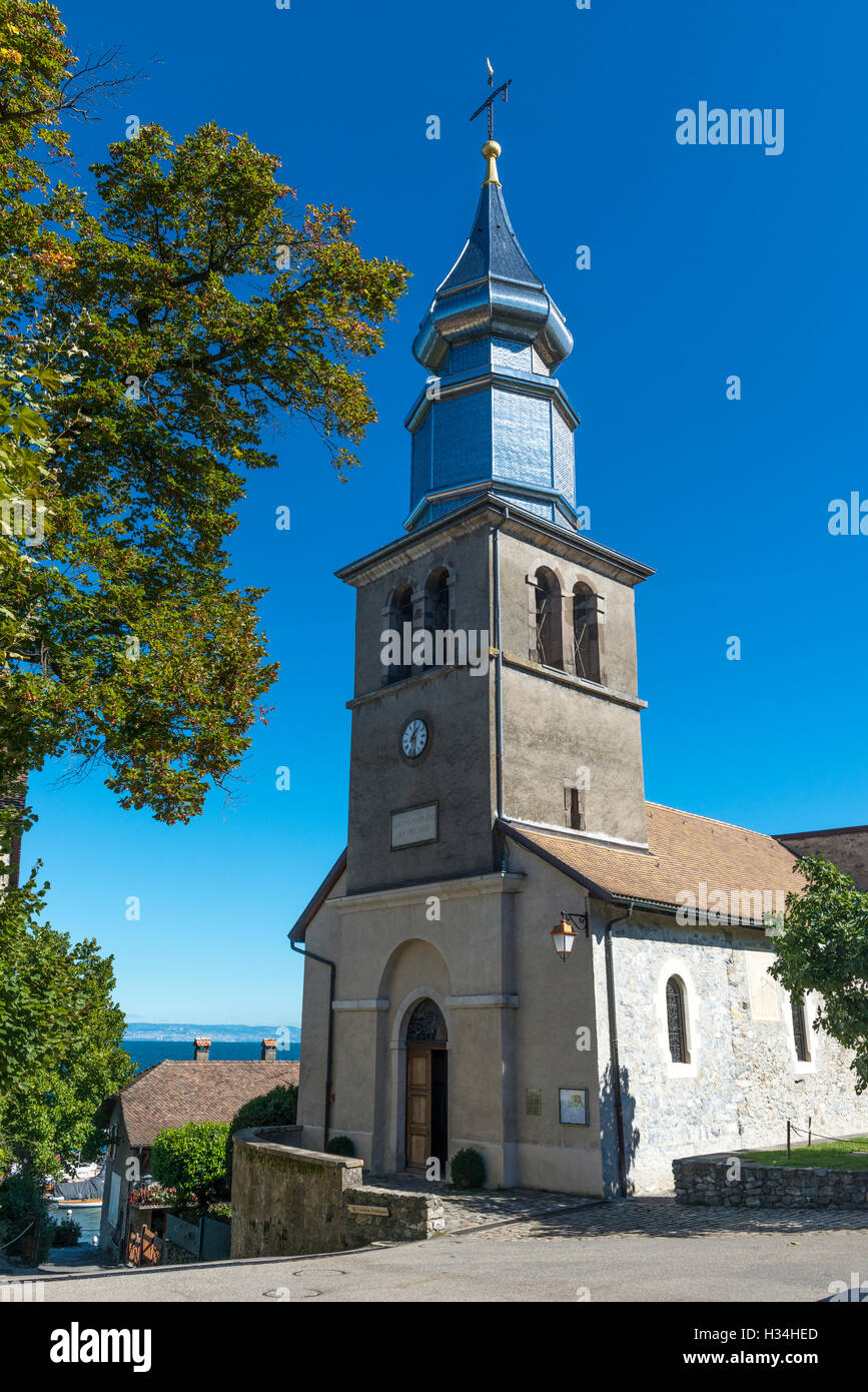 Saint Pancrace d'Yvoire la chiesa, il campanile medievale di borgo storico di Yvoire, Alta Savoia, Francia Foto Stock