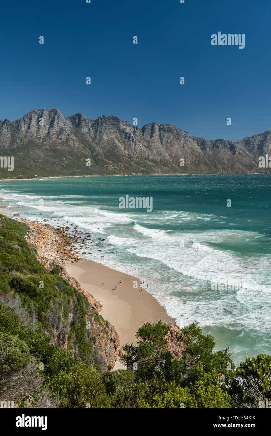 Vista spettacolare di Kogel Bay Beach da Dappat Se Gat lungo la Scenic R44 Percorso, False Bay, Sud Africa Foto Stock