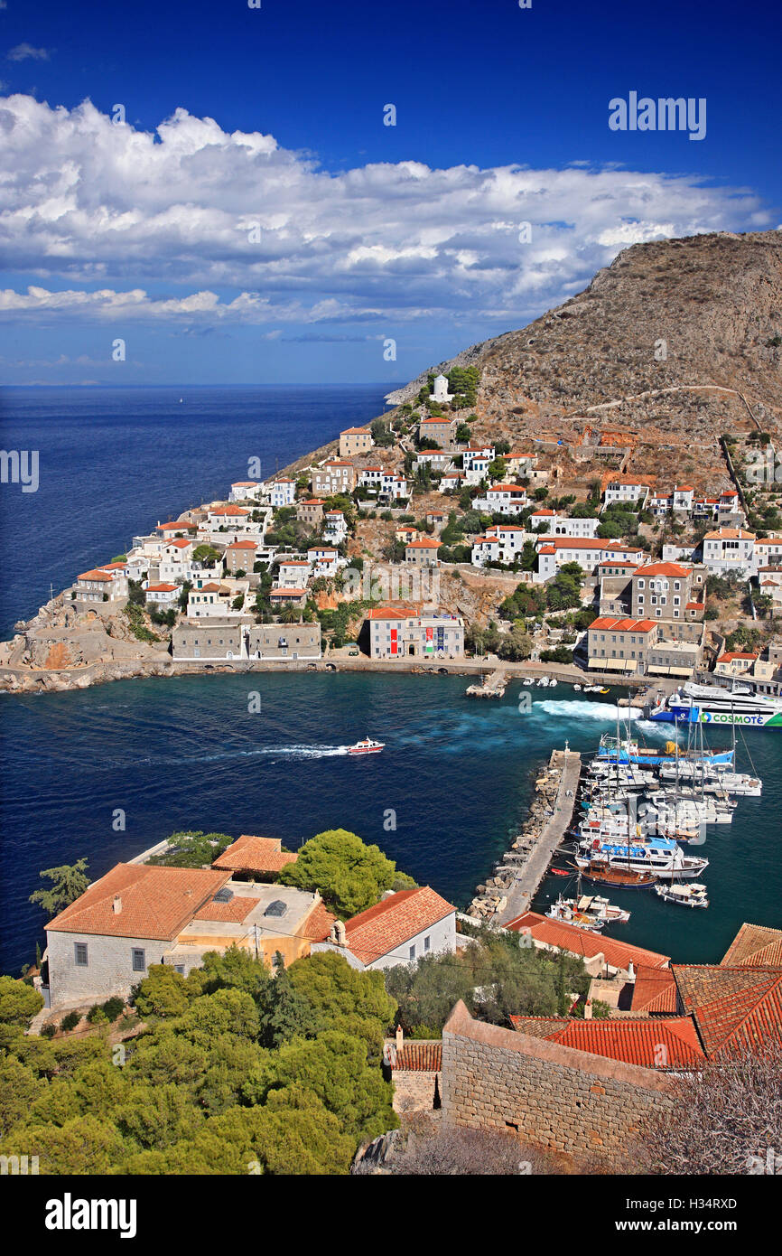 Vista panoramica del porto di Hydra town, Hydra Island, Attica, Grecia. Foto Stock