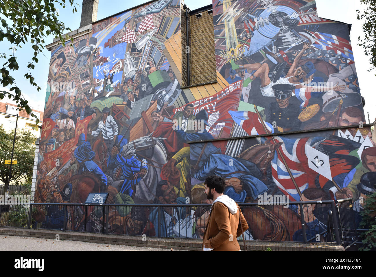 Cavo Street, Londra, Regno Unito. Il 4 ottobre 2016. Cavo St ottantesimo anniversario è commemorato. Foto Stock