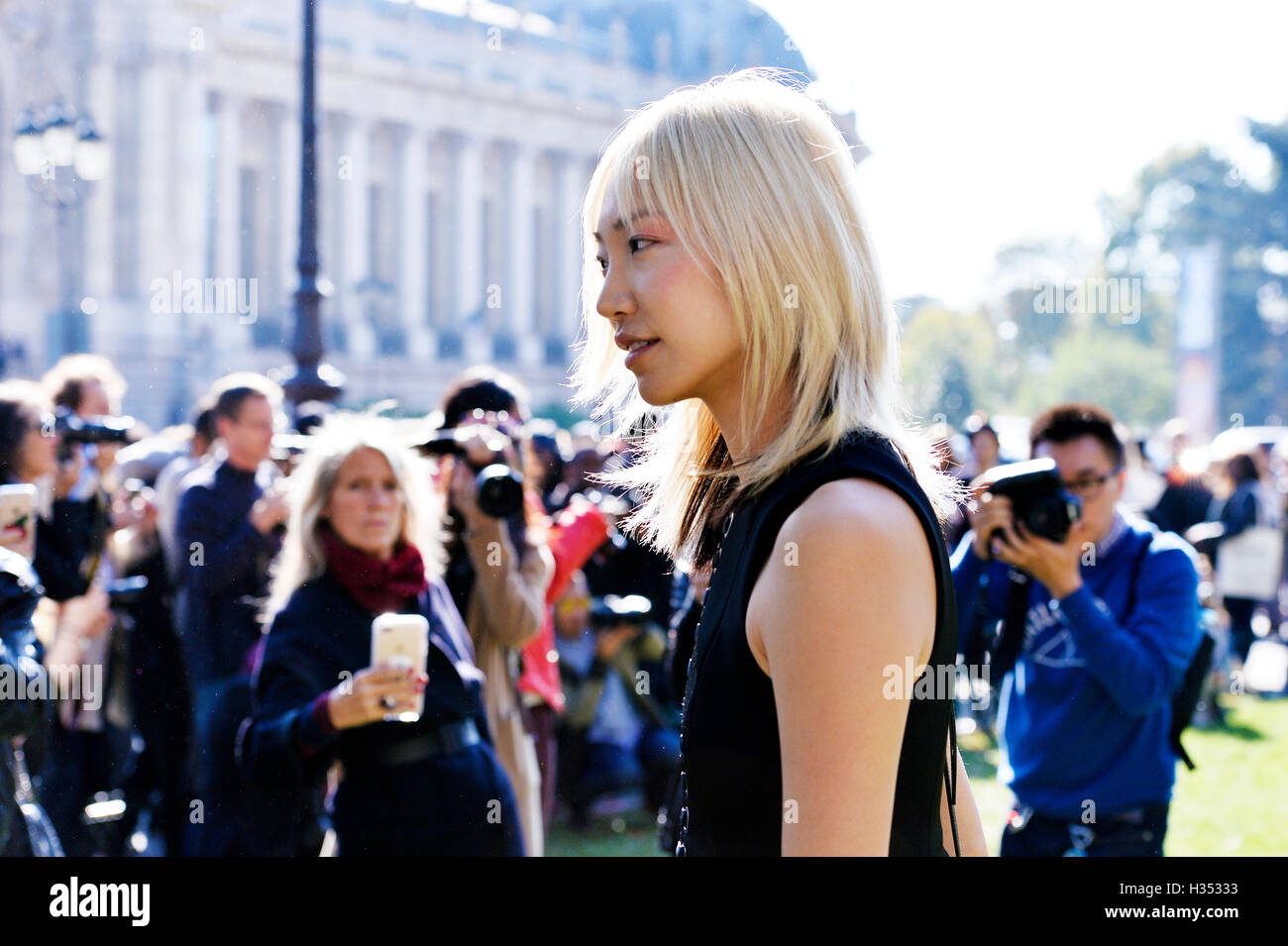 Settimana della moda di Parigi RTW S/S 2017. Al di fuori di Chanel - Settimana della moda di Parigi RTW S/S 2017 Foto Stock