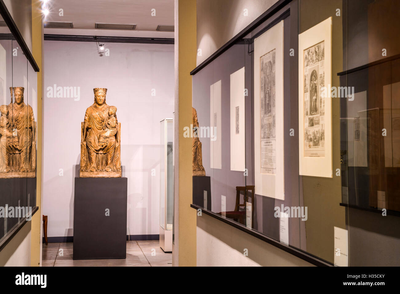 Italia Emilia Romagna Via Franchigena Fidenza - Museo della Cattedrale - Sfondo, Maestà Mariana di Benedetto Antelami Foto Stock