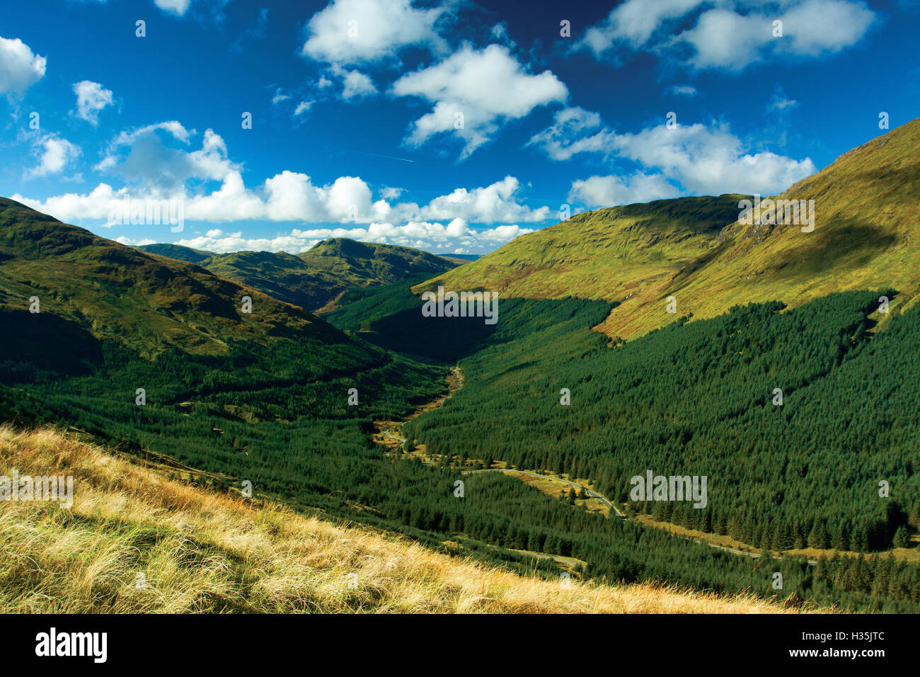 Gleann Mor da Ben Donich, Arrochar Alpi, Loch Lomond e il Trossachs National Park, Argyll & Bute Foto Stock