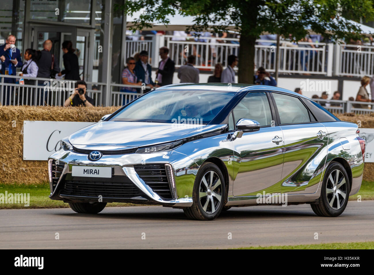 2016 Toyota Mirai celle a idrogeno il veicolo al 2016 Goodwood Festival of Speed, Sussex, Regno Unito Foto Stock