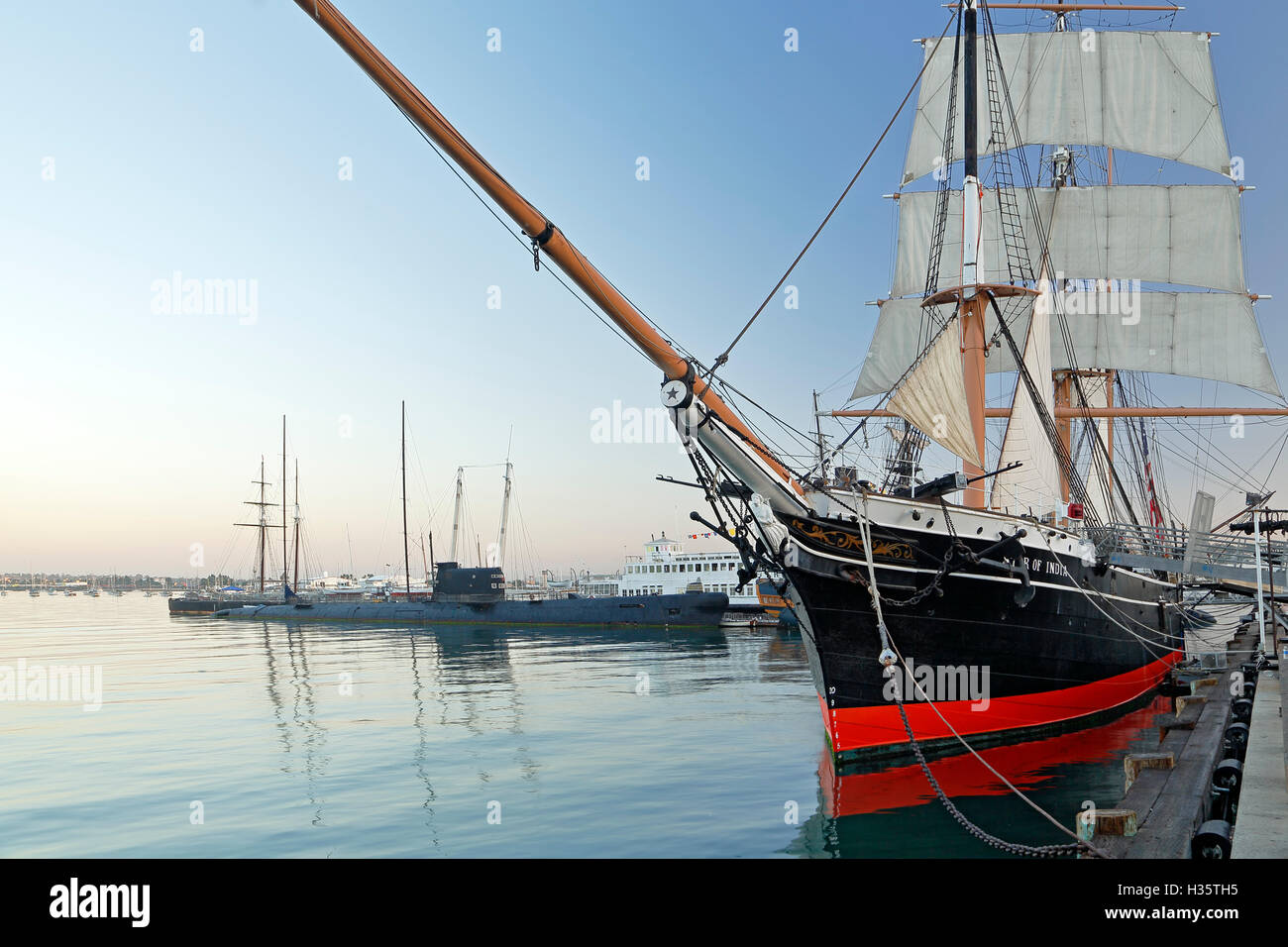 'Star di India " Antivento in pelo e Russo B-39 sottomarino il Maritime Museum di San Diego, San Diego, California USA Foto Stock