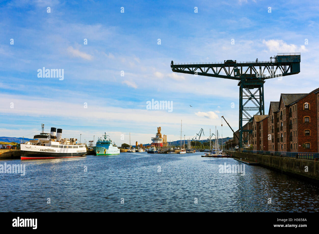 Il TSS (turbina a vapore) nave Queen Mary, costruito 1933 a Dumbarton, ormeggiato a James Watt Docks in attesa di rinnovo a Greenock Foto Stock