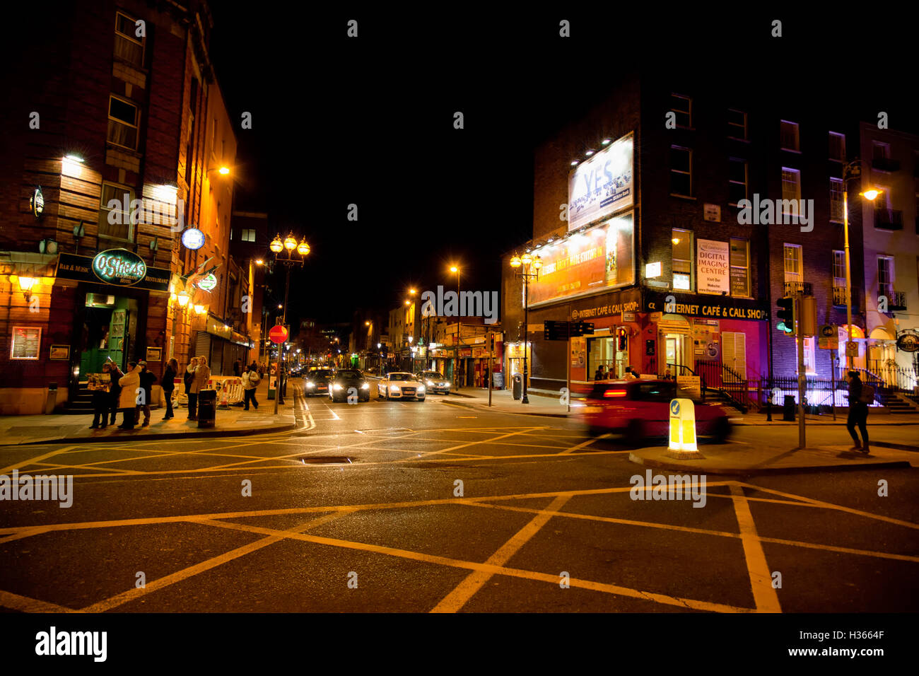 Dublino, attraente vita notturna nel centro cittadino Foto Stock