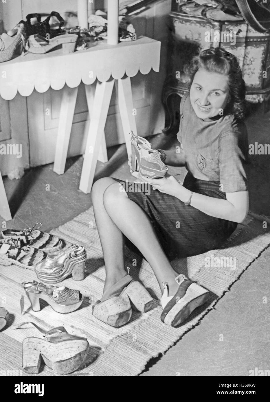Calzatura fashion a Lipsia la Fiera di Primavera 1941 Foto Stock