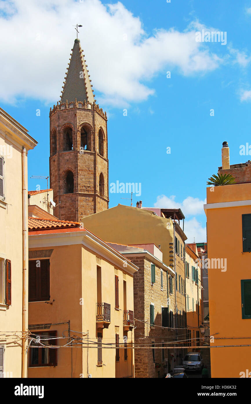 Alghero città vecchia e St. Mary Cattedrale, Sardegna, Italia Foto Stock