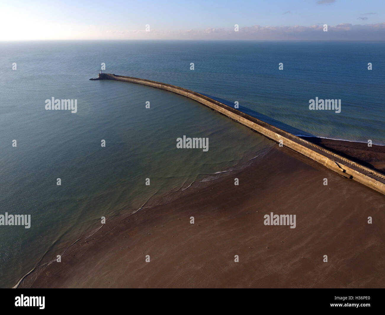 Newhaven frangiflutti e del faro, East Sussex Foto Stock