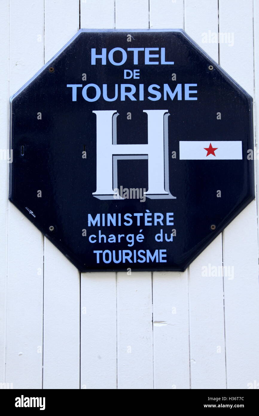 Il segno di un hotel a una stella nel quartiere di Saint Germain-des-Pres.Parigi. Francia Foto Stock