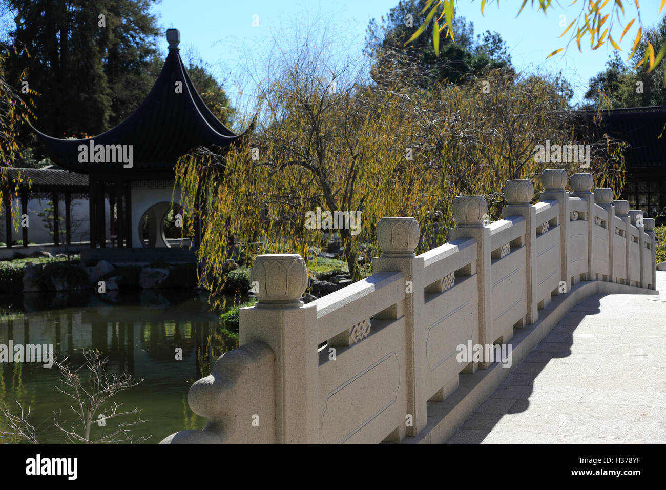 Jade Ponte a nastro nel giardino della fragranza che scorre a Huntington Library.San Marino.California.USA Foto Stock