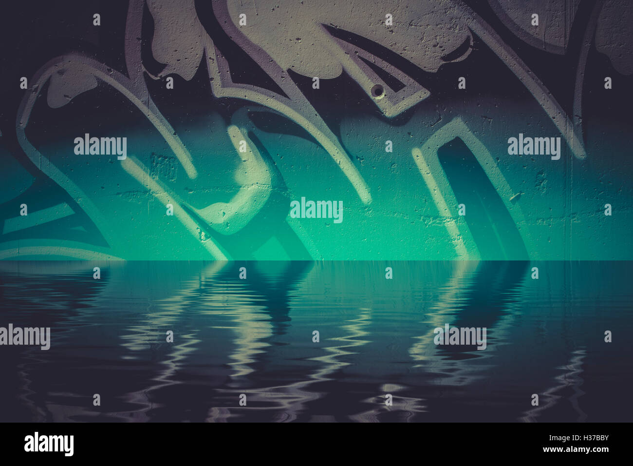 Graffiti riflesso nell'acqua, artistico cromo lettere Foto Stock