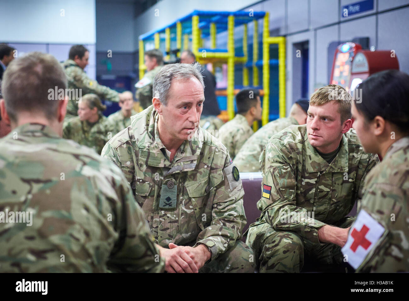 British Army medics partono da RAF Brize Norton a Freetown in Sierra Leone per contribuire a far fronte con un focolaio del virus Ebola Foto Stock