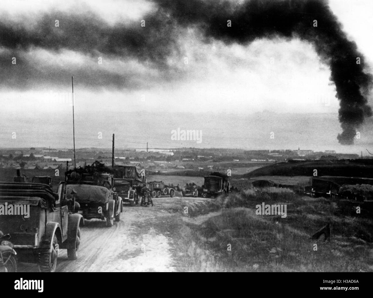 Colonna tedesca a Vitebsk, 1941 Foto Stock