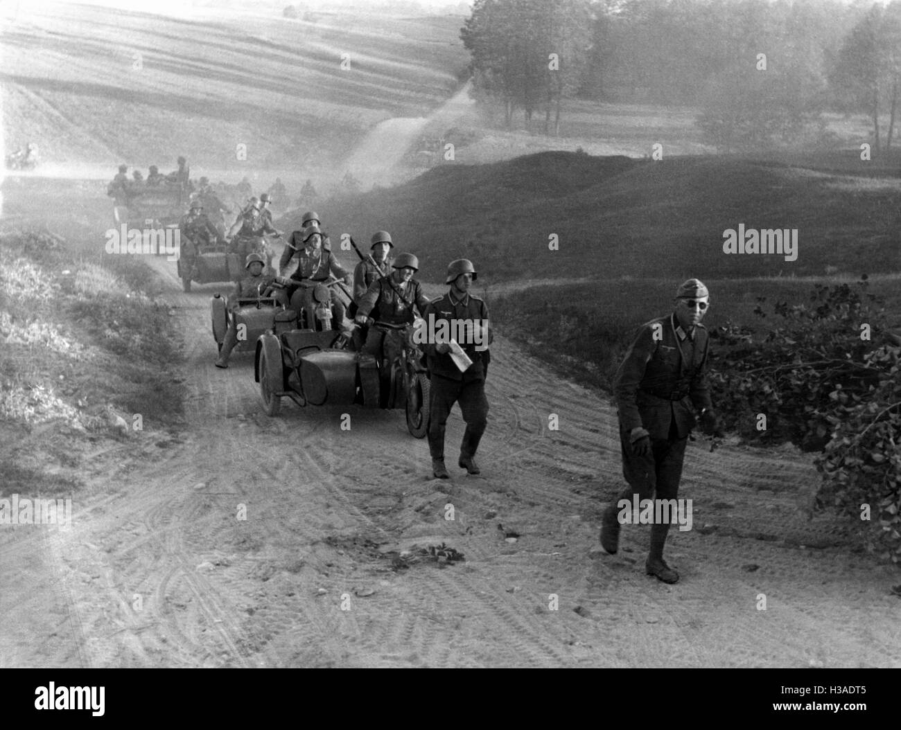 Motociclo tedesco di truppe sul Fronte Orientale, 1941 Foto Stock Motociclo tedesco di truppe sul Fronte Orientale, 1941 Foto Stock
