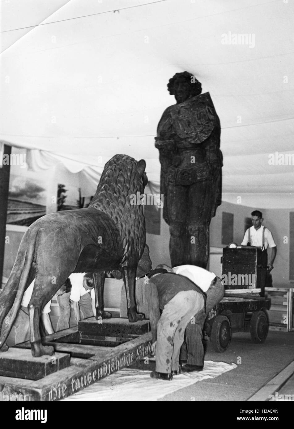 'L'Halberstaedter ''Roland'' e il Brunswick ''Lion'' a Berlino, 1936' Foto Stock