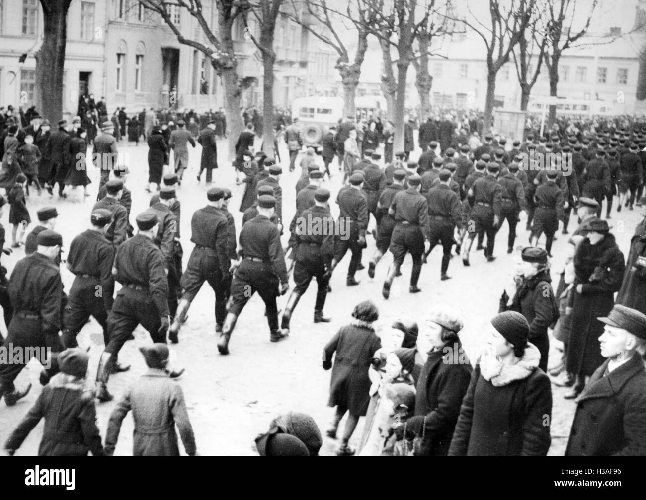 Parade di Memel dopo l'unione con il Reich tedesco, 1939 Foto Stock
