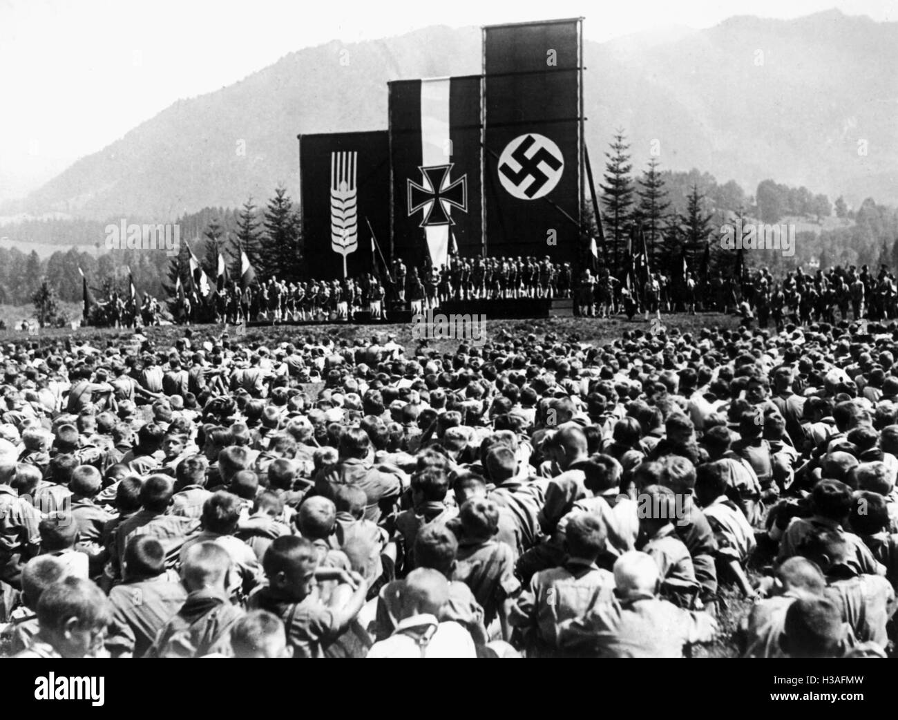 Baldur Von Schirach tiene un discorso ai tedeschi etnici in Lenggries, 1935 Foto Stock