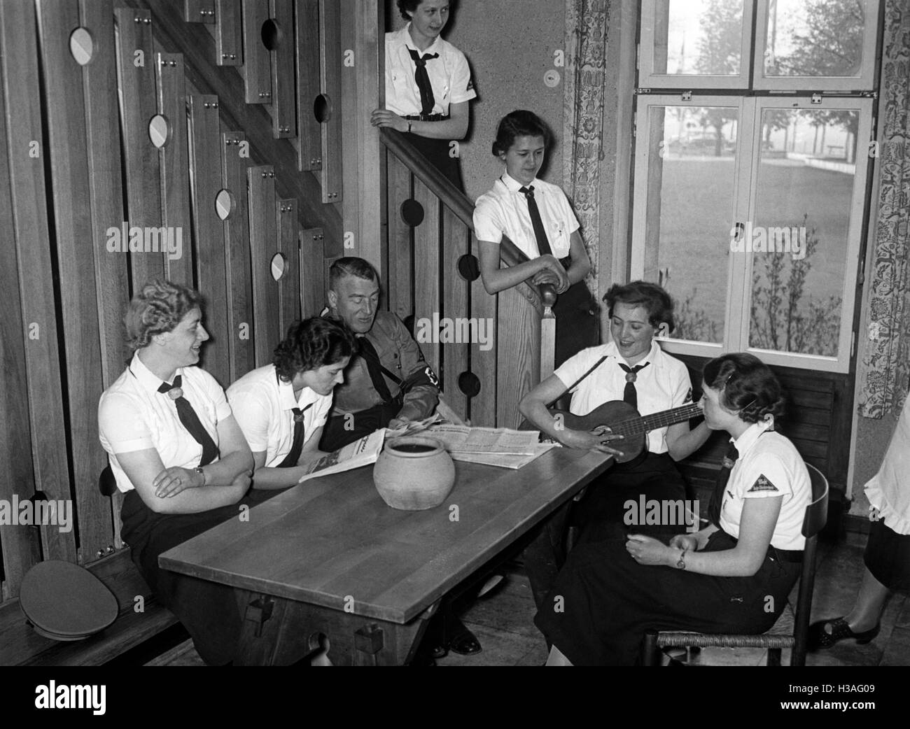 Il BDM membri in Joseph Goebbels Ostello della Gioventù a Dusseldorf, 1938 Foto Stock