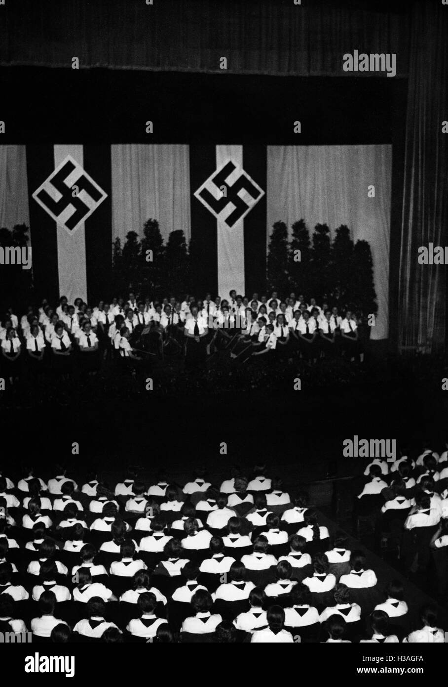 Trude Mohr in una celebrazione BDM, Berlin 1936 Foto Stock