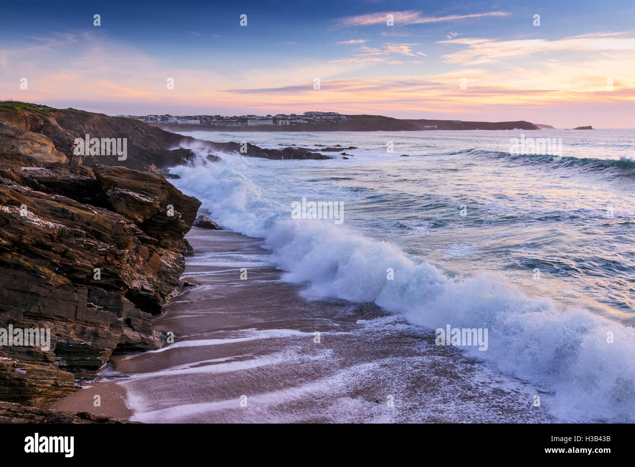 Luce della Sera a poco Fistral in Newquay; Cornovaglia. Foto Stock