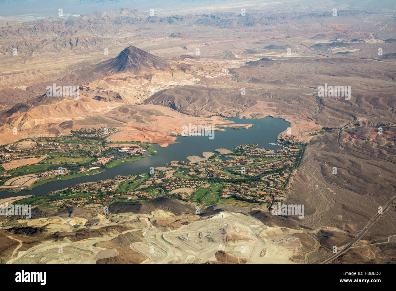 Henderson, Nevada - Il Lago Las Vegas Resort, costruito intorno ad un lago artificiale nel deserto a est di Las Vegas. Foto Stock