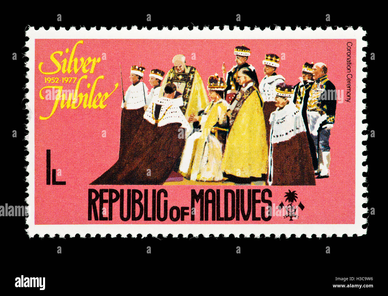 Francobollo dalle Maldive raffigurante l'incoronazione della Regina Elisabetta II, Silver Jubilee. Foto Stock