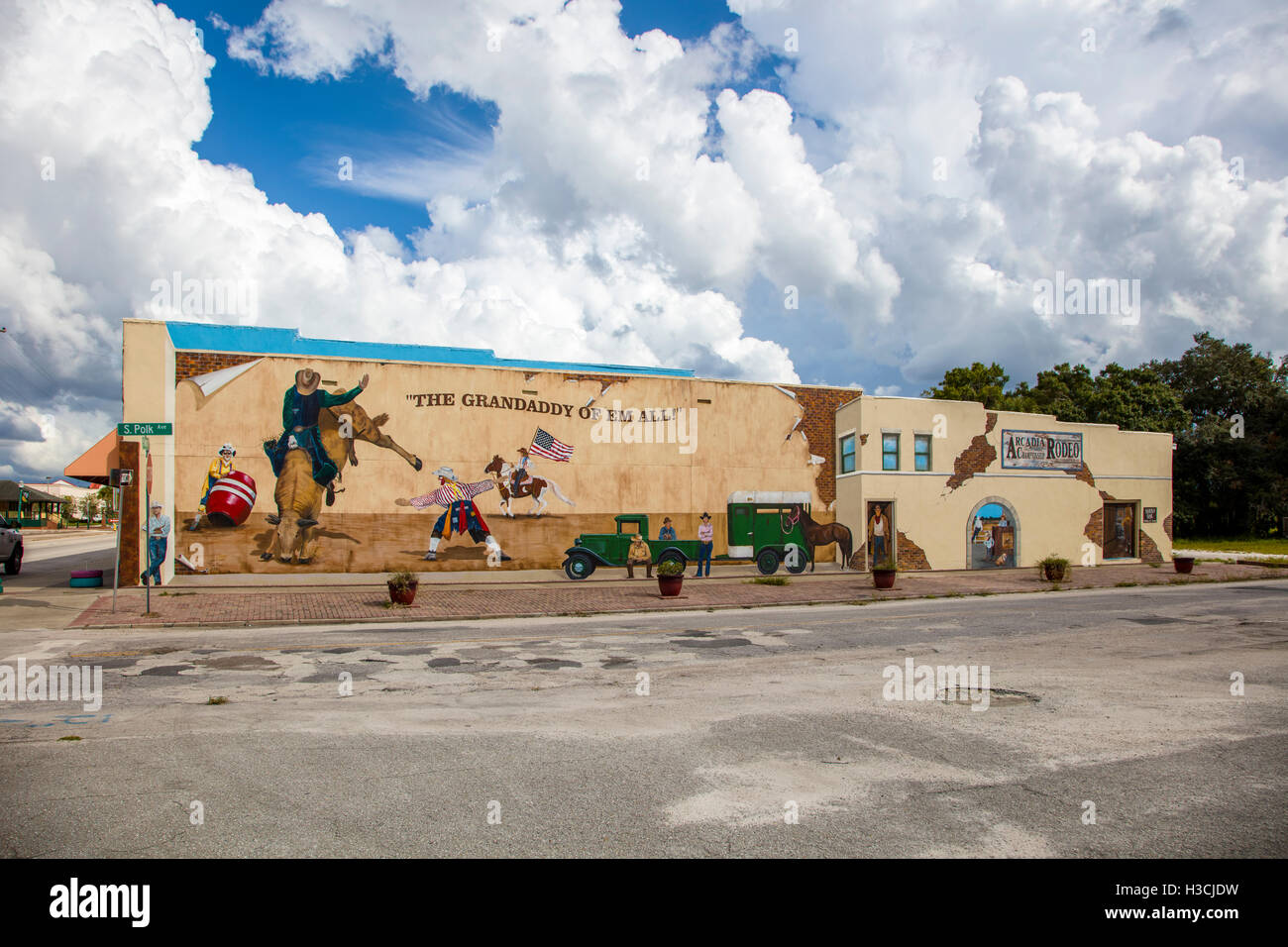 Rodeo carta murale dipinto sul lato dell'edificio in Arcadia Florida Foto Stock