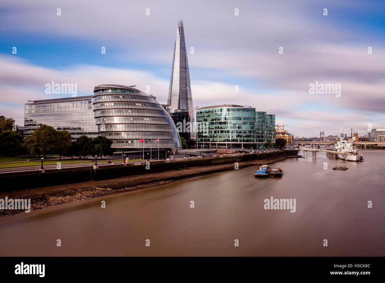 Lo skyline di Londra e il fiume Tamigi, London, Regno Unito Foto Stock