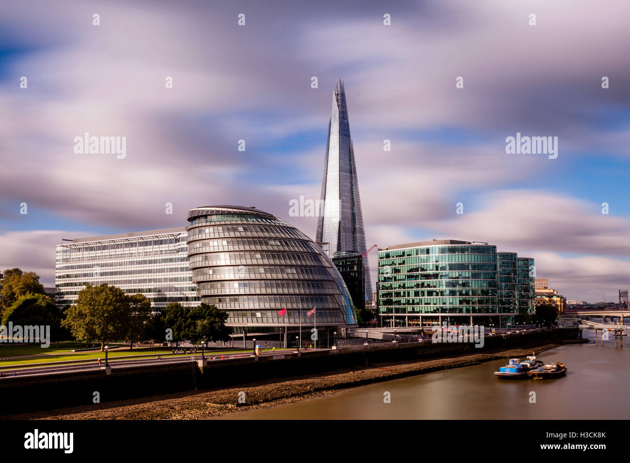 Lo skyline di Londra e il fiume Tamigi, London, Regno Unito Foto Stock