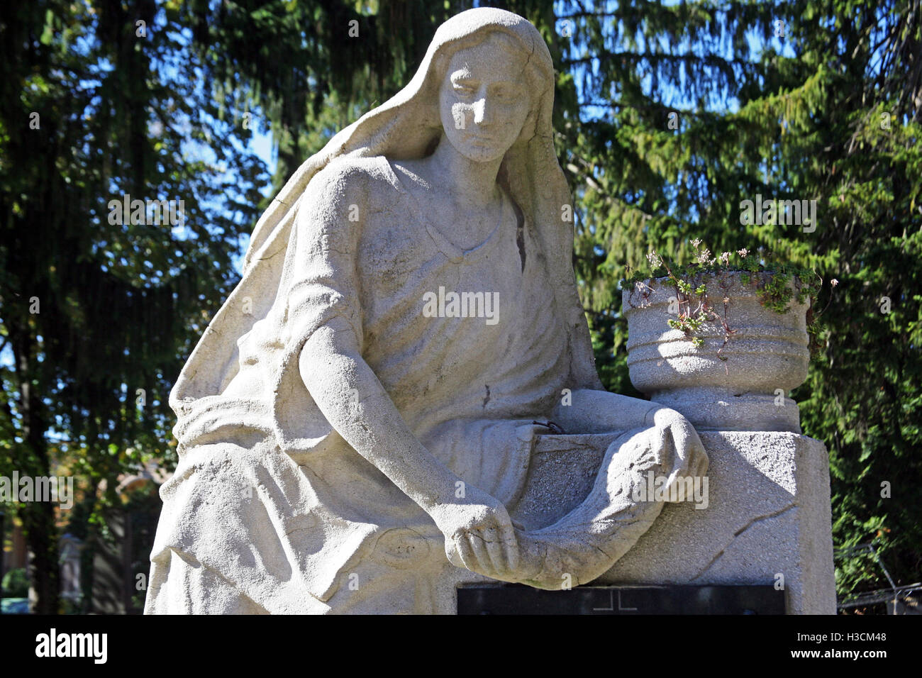 Le sculture sopra tombe,Zagabria nel cimitero Mirogoj,l'Europa,3 Foto Stock