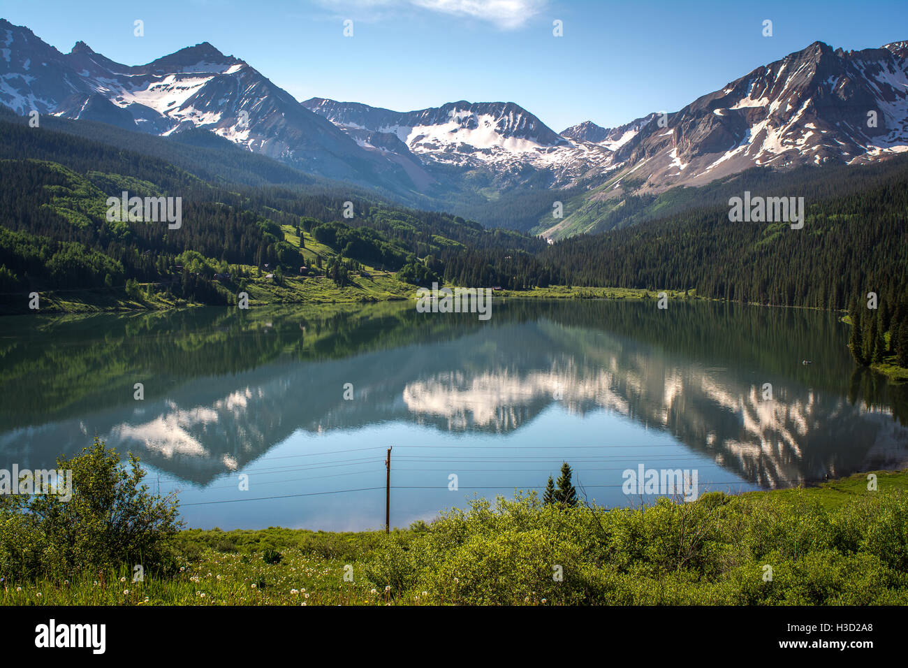 Trota Lago e monti San Juan in estate vicino a Telluride, Colorado, STATI UNITI D'AMERICA Foto Stock