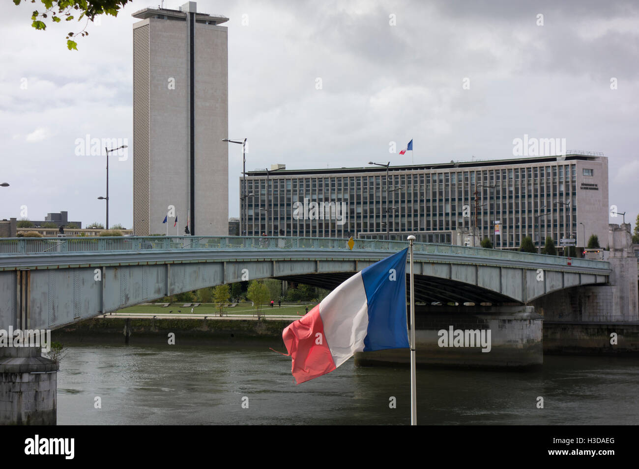 Dipartimento Seine-Maritime edificio amministrativo e Boieldieu Bridge, Rouen, Normandia Foto Stock