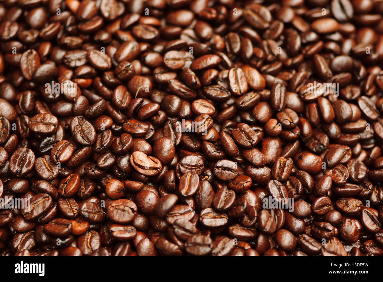 I chicchi di caffè in vendita nel mercato Foto Stock